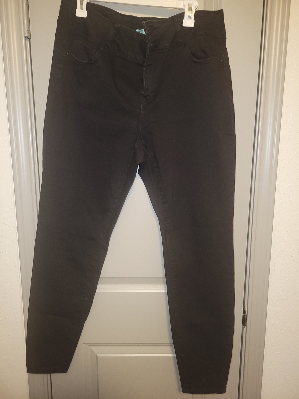 Black High-Waist Skinny Jeans